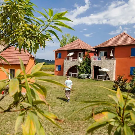 Апартаменты Domaine De Claire Rive.3 *